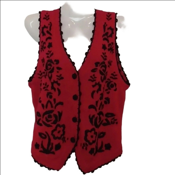 💙🏍red vest with embroidery and cute buttons - Picture 2 of 8